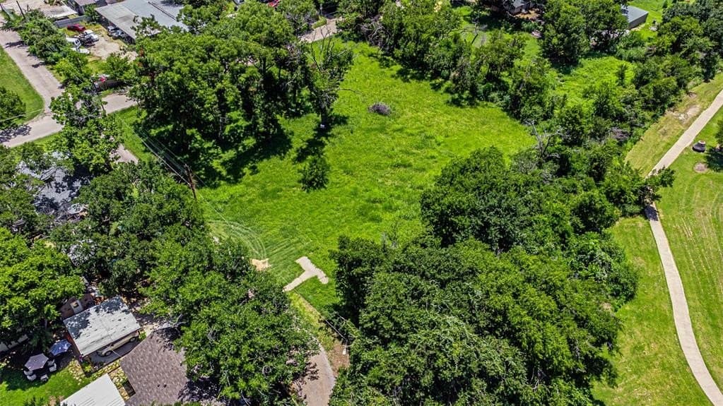 1.07 acres in Johnson County - photo 3