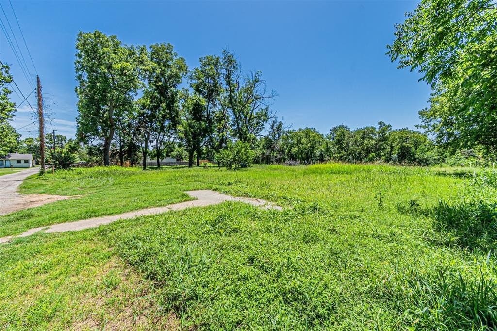 1.07 acres in Johnson County - photo 4
