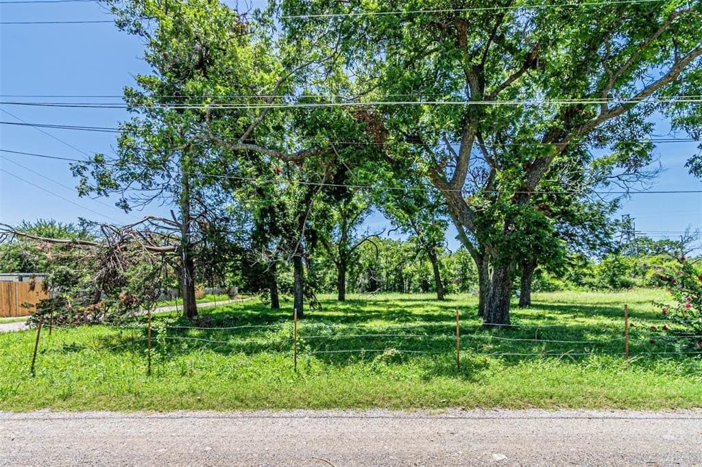1.07 acres in Johnson County - photo 18