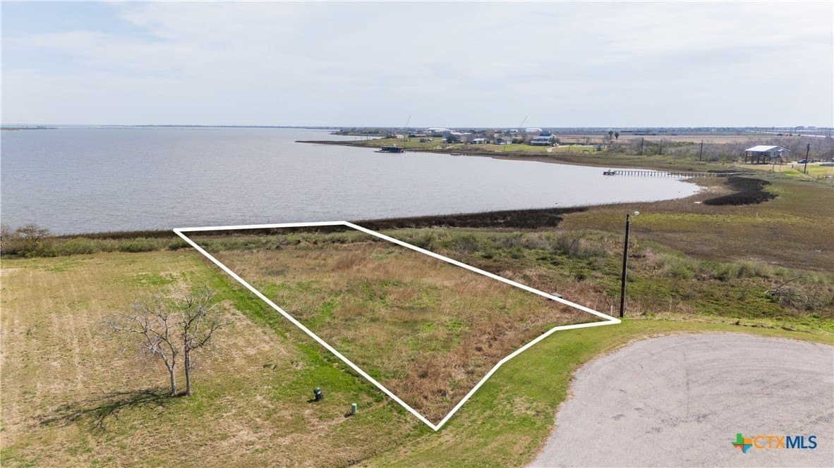 0.5 acres in Calhoun County - photo 2