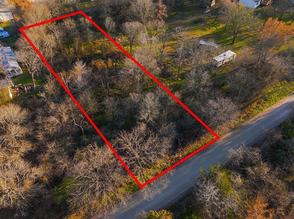 0.34 acres in Navarro County - photo 4
