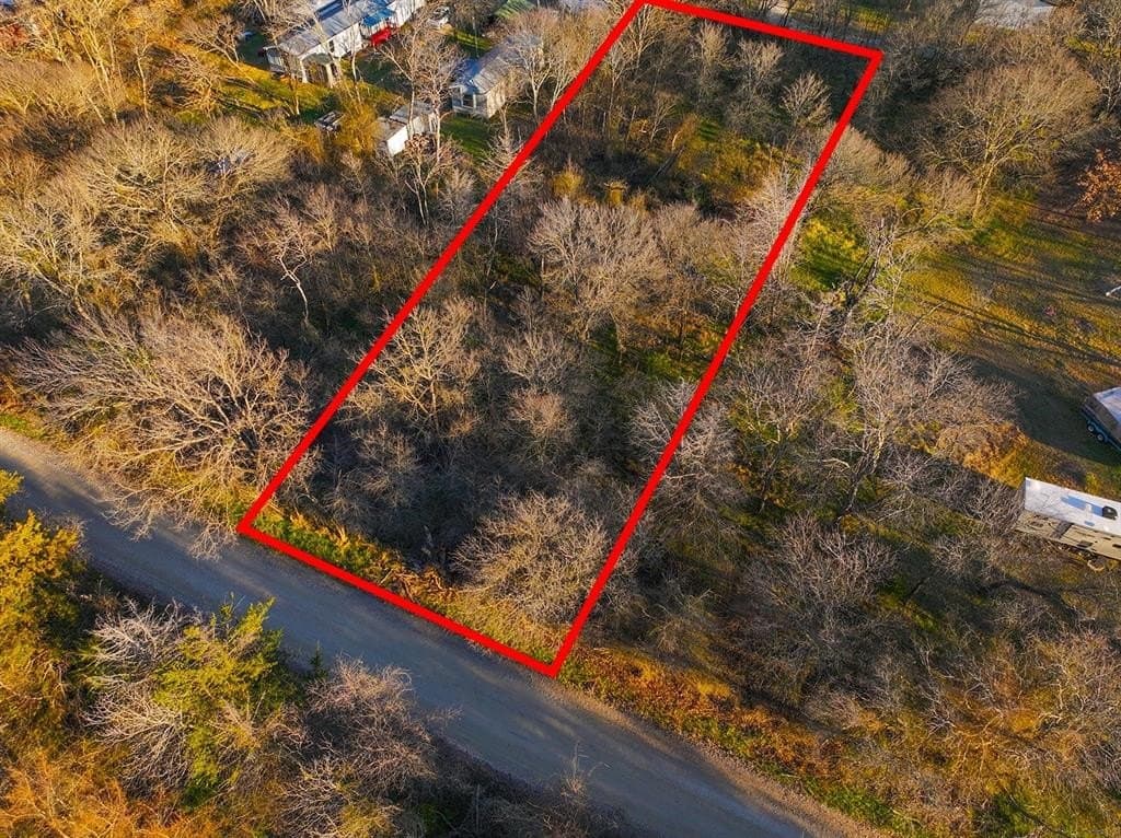 0.34 acres in Navarro County - photo 5