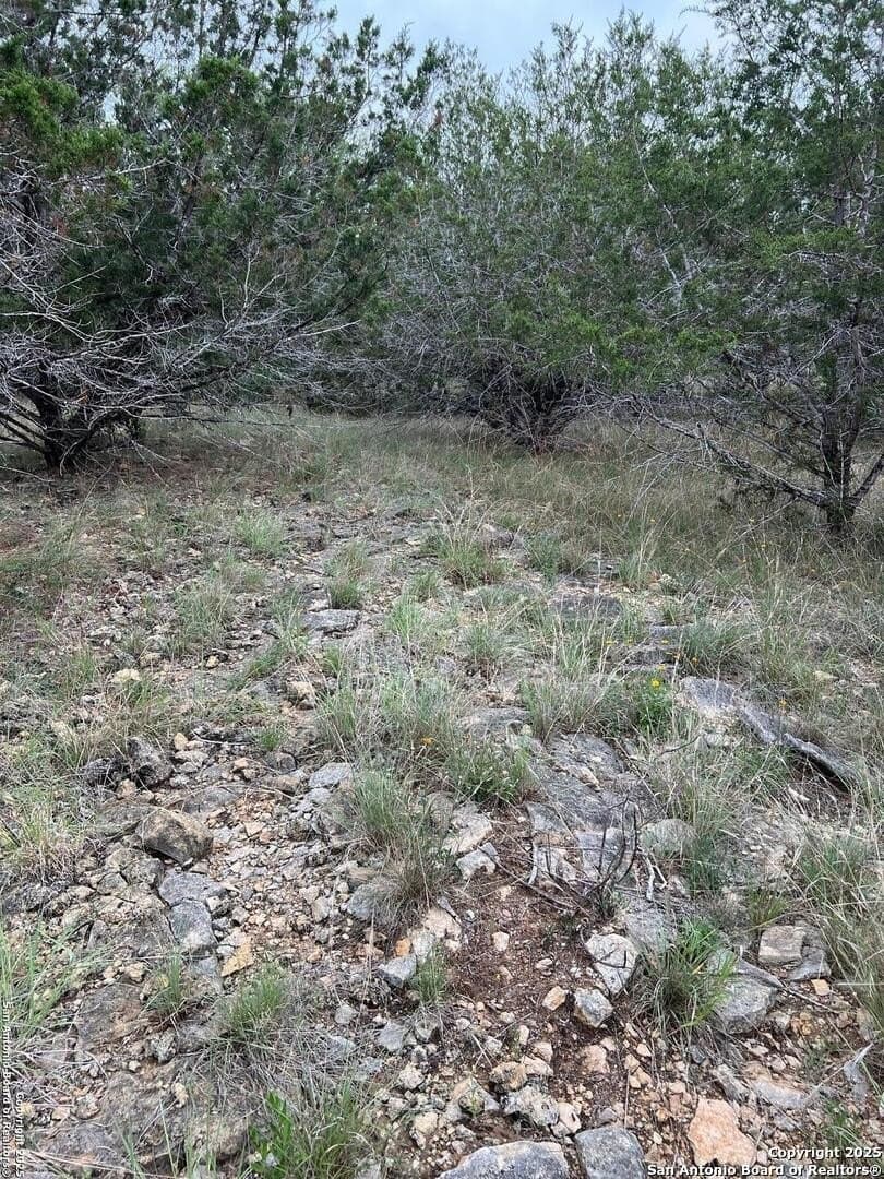 5.28 acres in Bandera County - photo 11