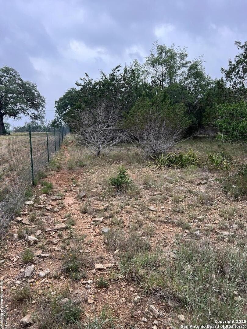 5.28 acres in Bandera County - photo 17