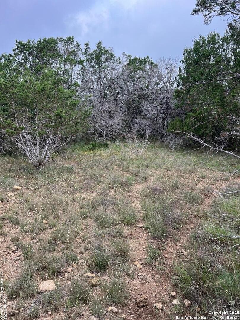 5.28 acres in Bandera County - photo 8