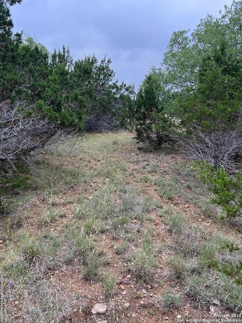 5.28 acres in Bandera County - photo 6