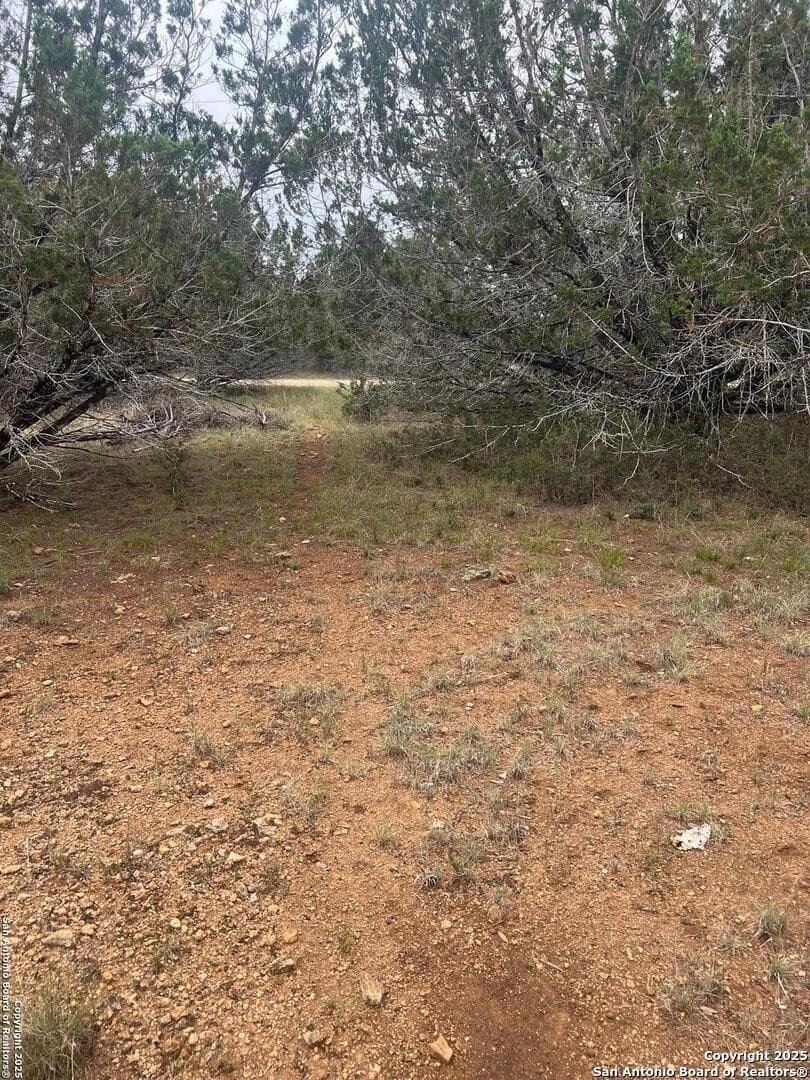 5.28 acres in Bandera County - photo 24