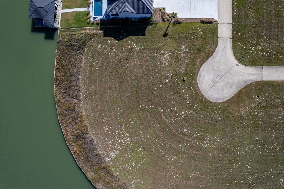 0.65 acres in Calhoun County - photo 10