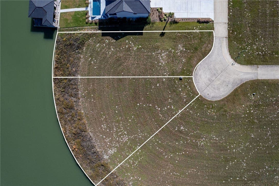 0.65 acres in Calhoun County - photo 9