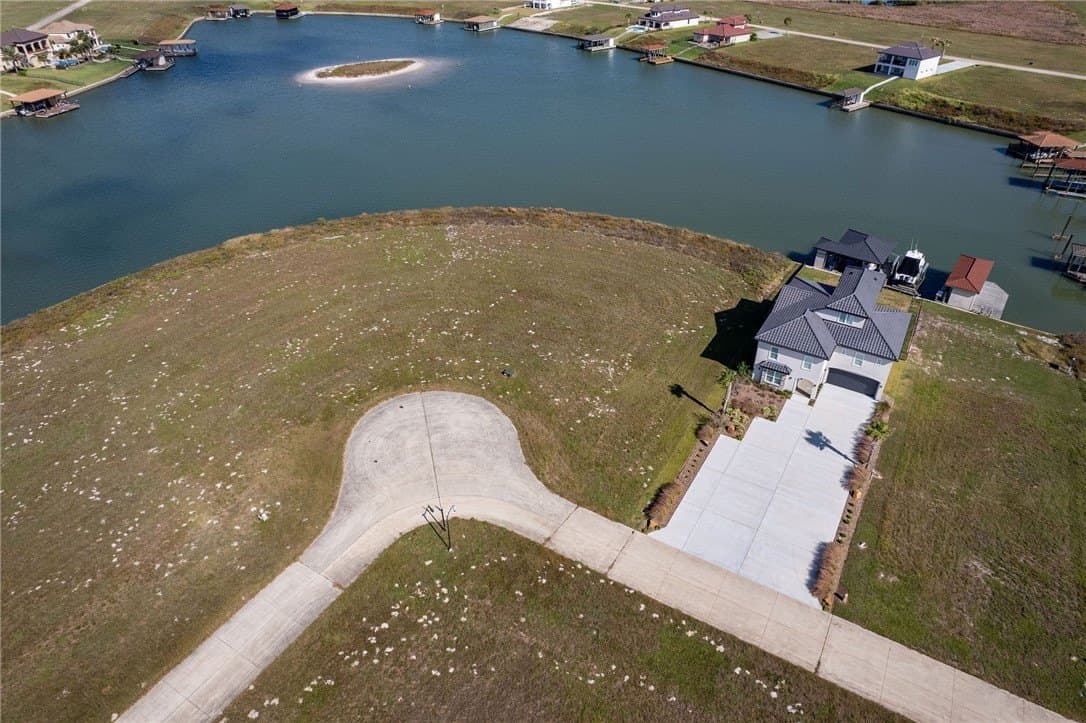 0.65 acres in Calhoun County - photo 4