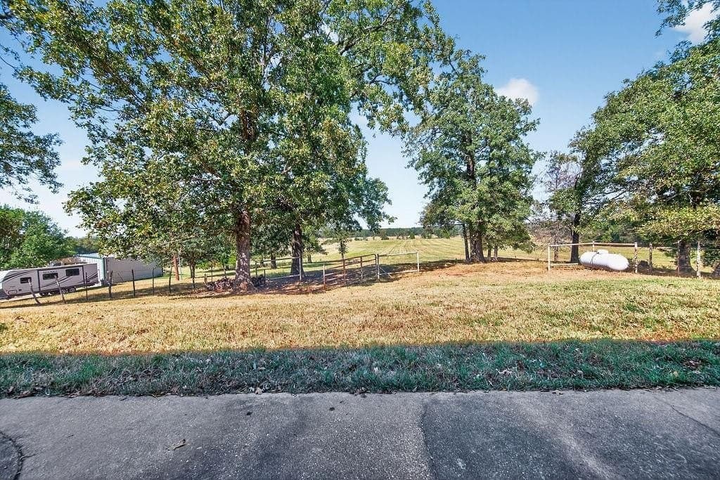 119.54 acres in Henderson County - photo 21