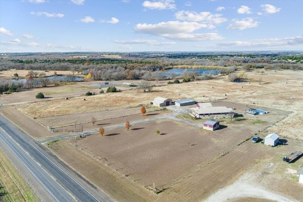 19.99 acres in Hill County - photo 4