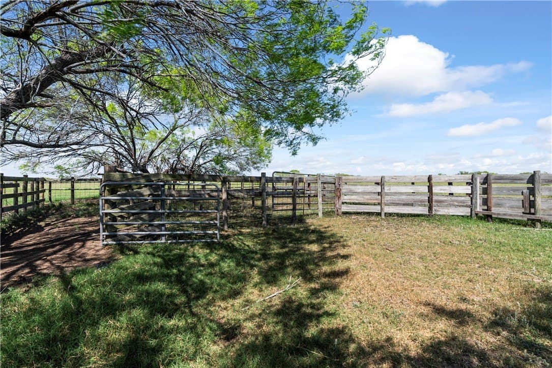 11.79 acres in Kleberg County - photo 9