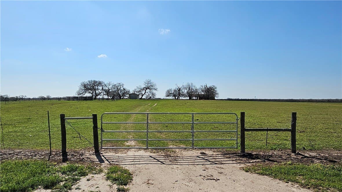 11.79 acres in Kleberg County - photo 11