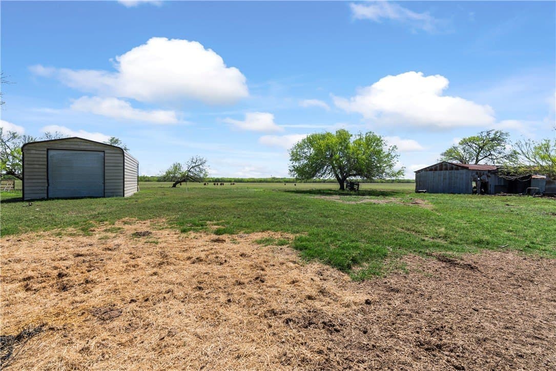 11.79 acres in Kleberg County - photo 6