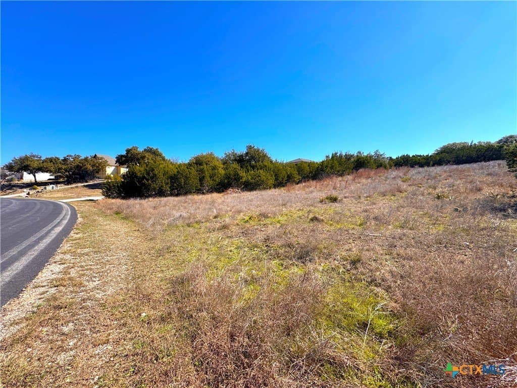 0.94 acres in Comal County - photo 8
