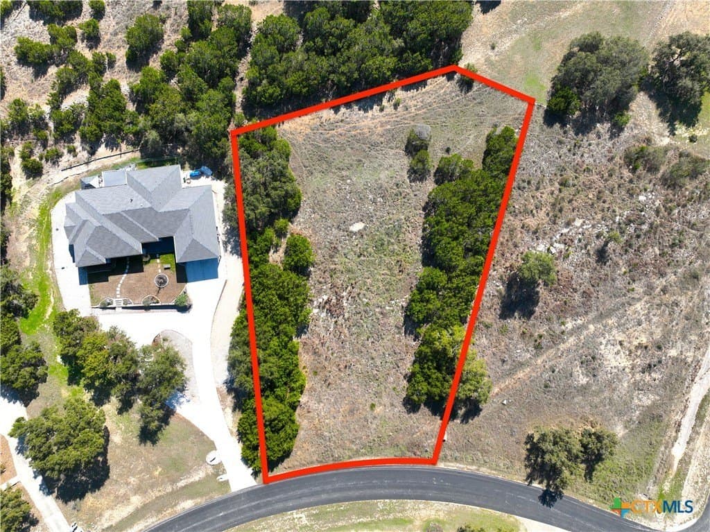 0.94 acres in Comal County - photo 5