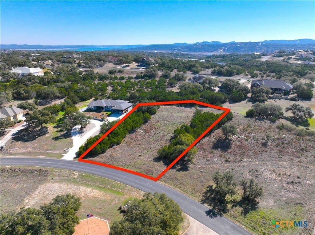 0.94 acres in Comal County - photo 2