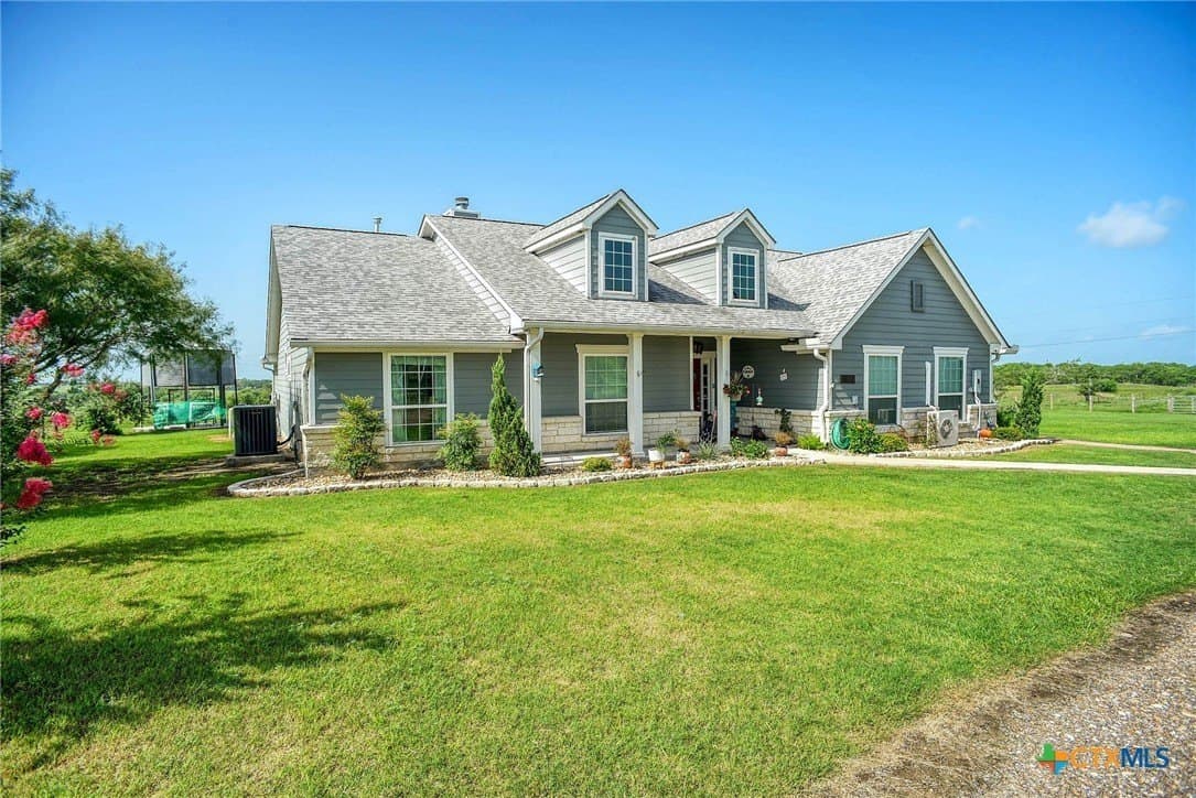 25.7 acres in Lavaca County - photo 3