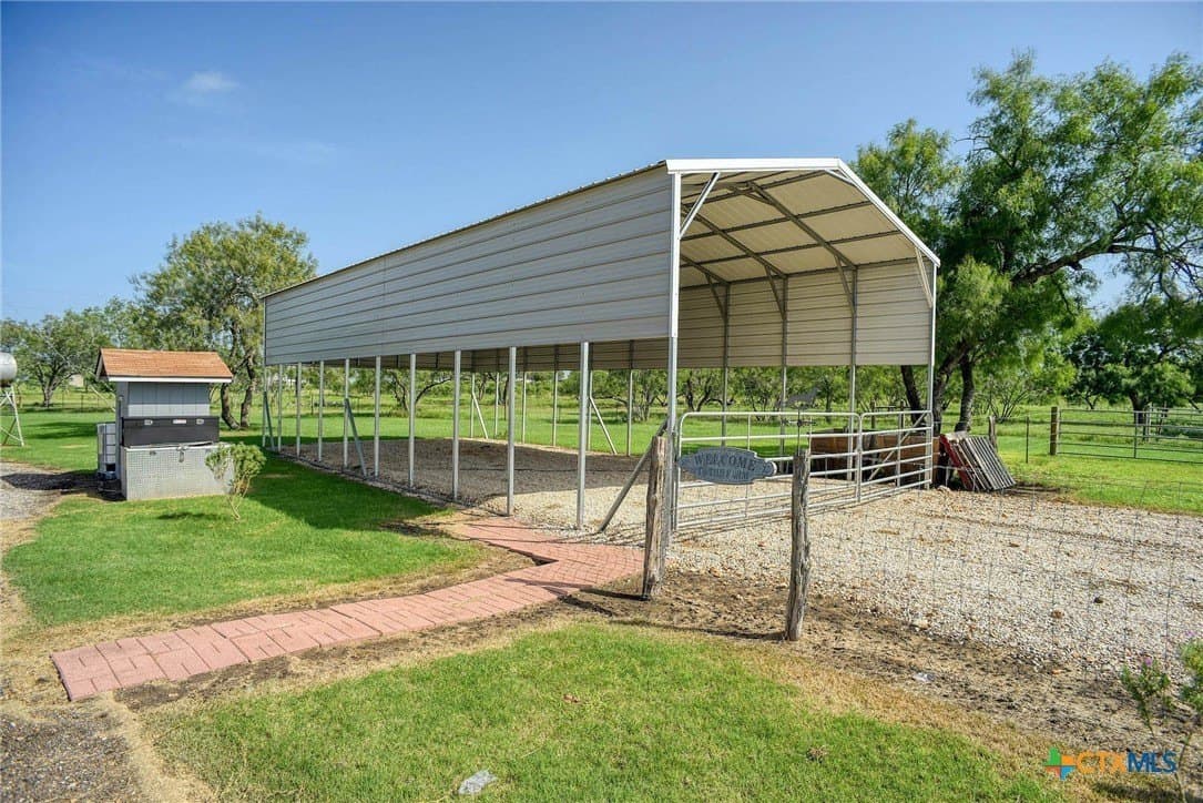 25.7 acres in Lavaca County - photo 34