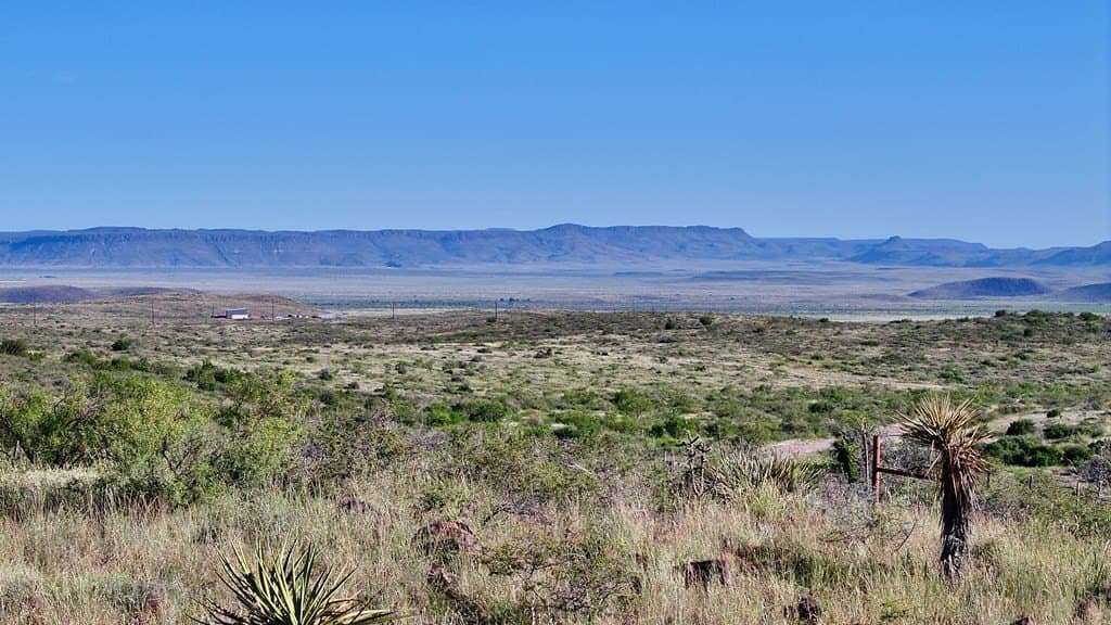 25.86 acres in Brewster County - photo 2
