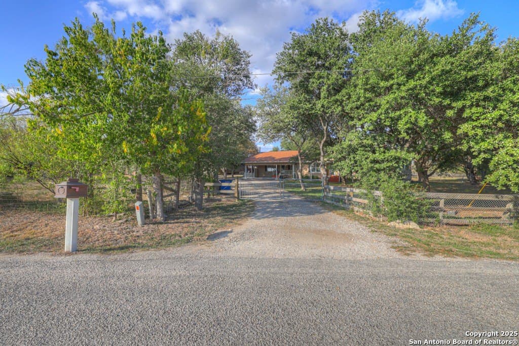10.06 acres in Comal County - photo 3