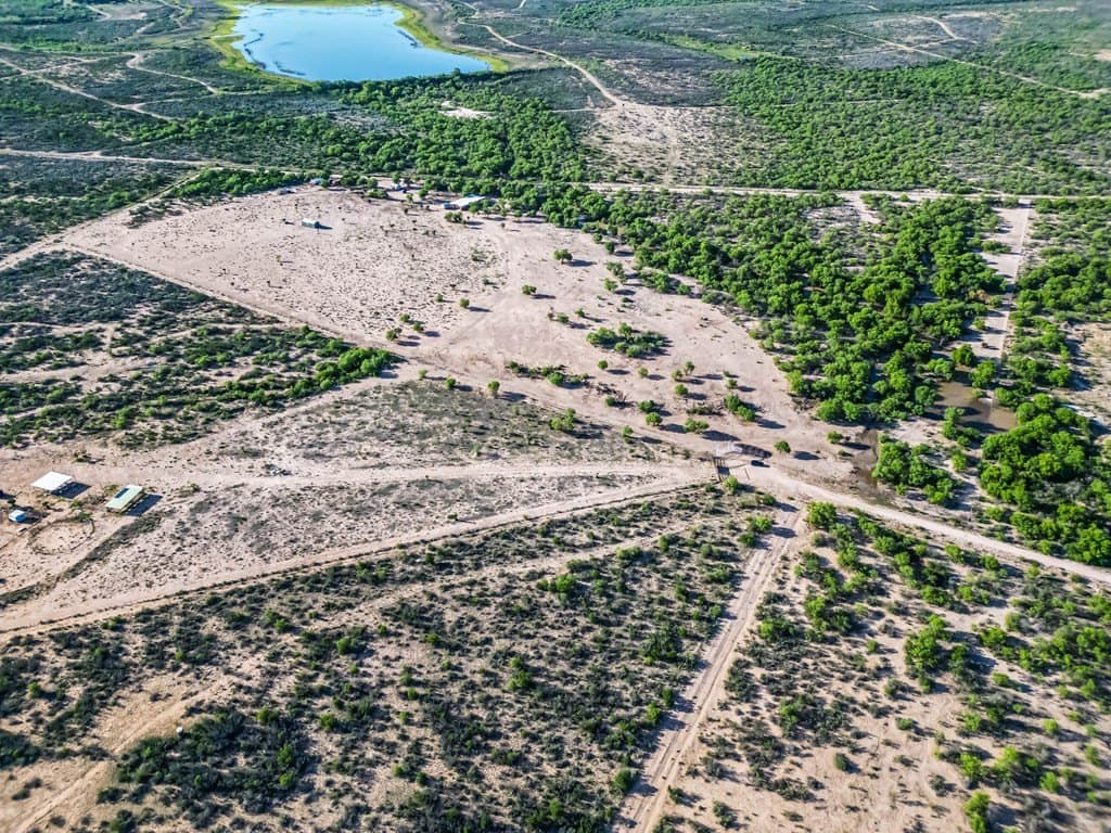 40.42 acres in Maverick County - photo 5