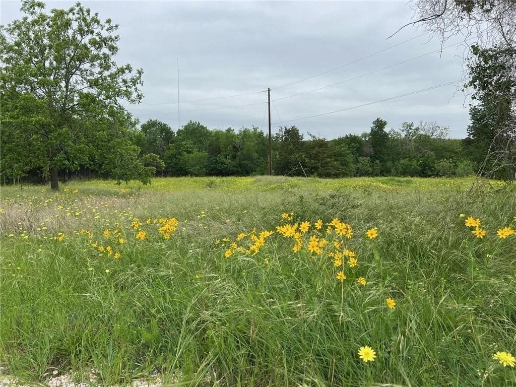 1.1 acres in McLennan County - photo 8
