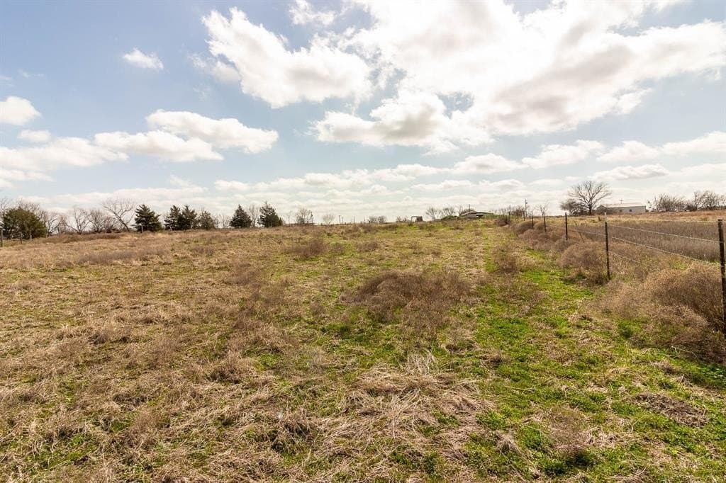 5 acres in Kaufman County - photo 7