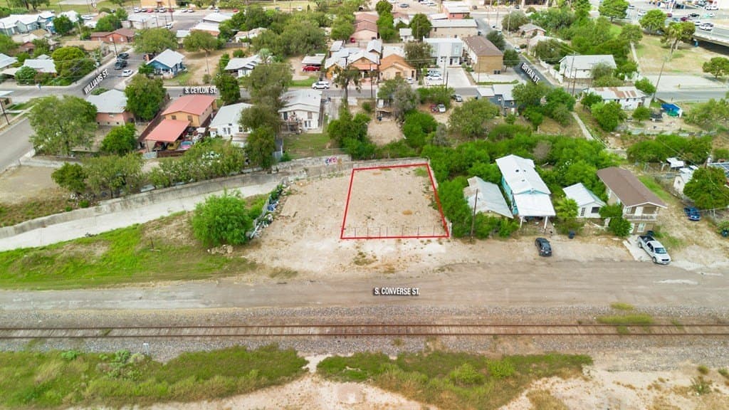 0.08 acres in Maverick County - photo 4