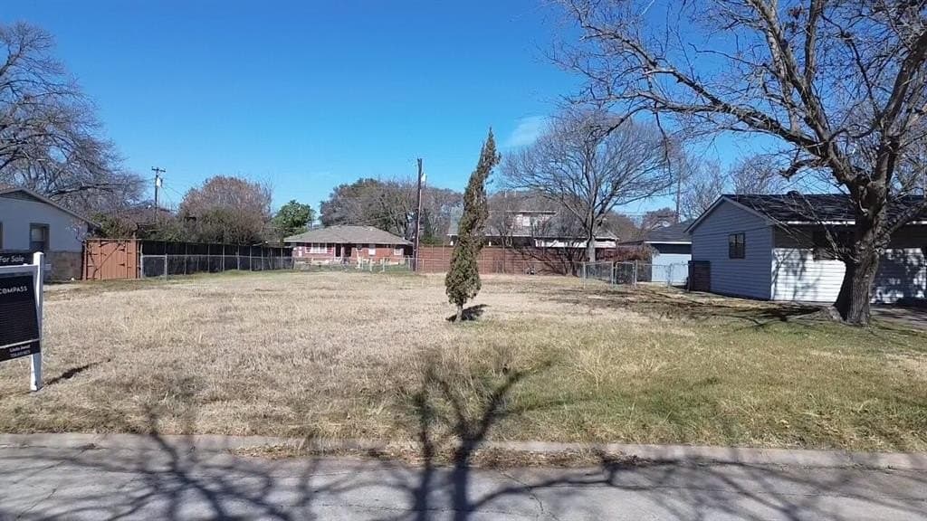 0.25 acres in Dallas County - photo 6
