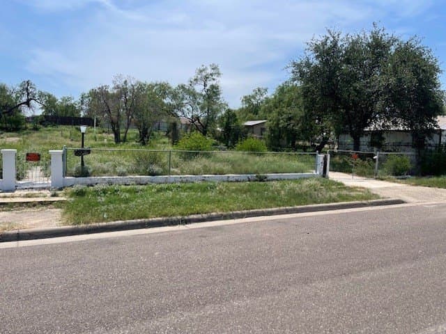 0.16 acres in Maverick County - photo 2