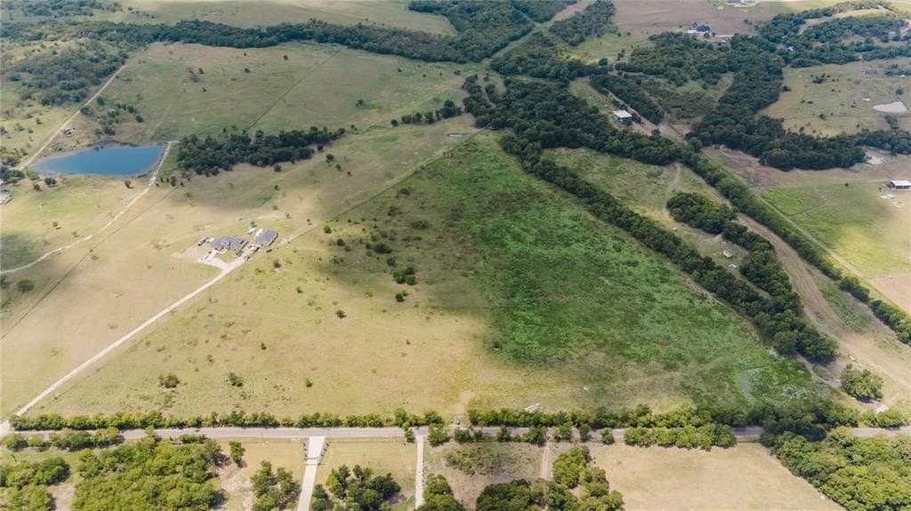 7.77 acres in Ellis County - photo 9