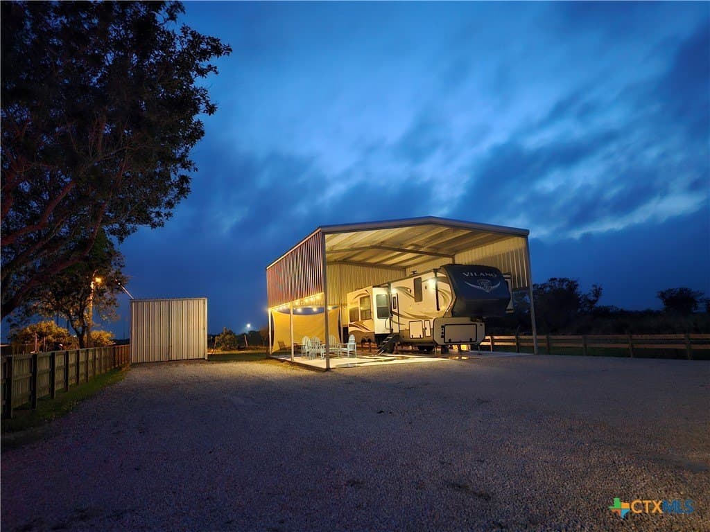 197 Joy Street lot: 16