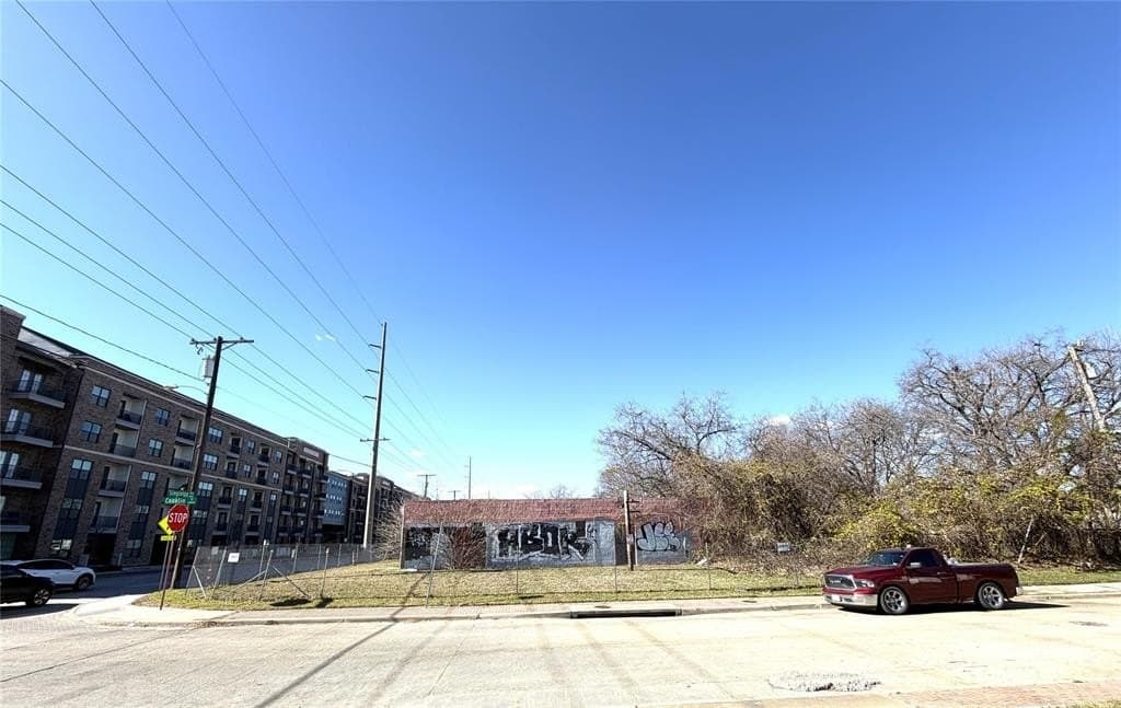 0.33 acres in Dallas County - photo 3