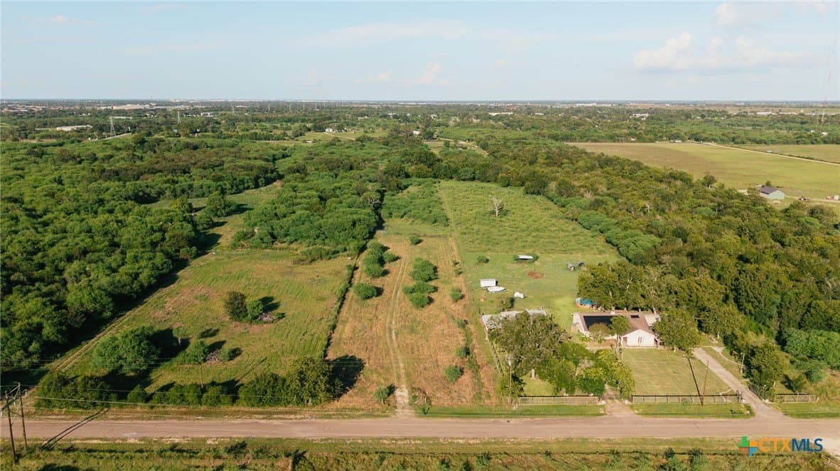 7.34 acres in Victoria County - photo 2
