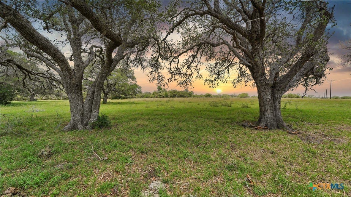 17.97 acres in Lavaca County - photo 2