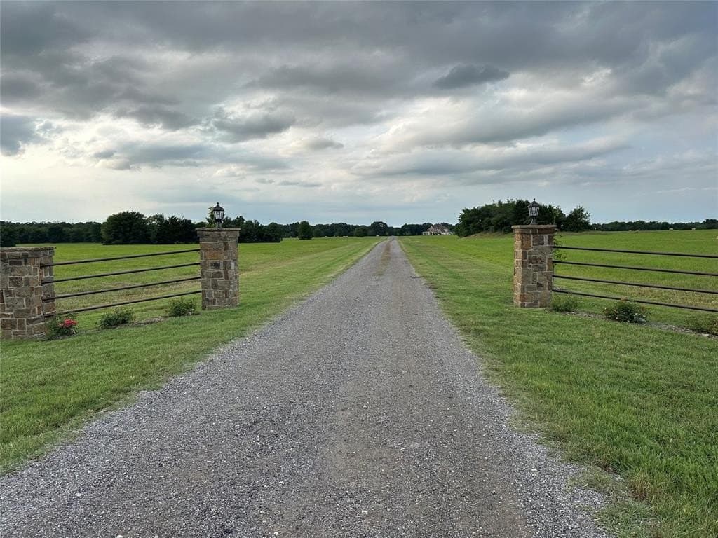 101.72 acres in Hunt County - photo 2