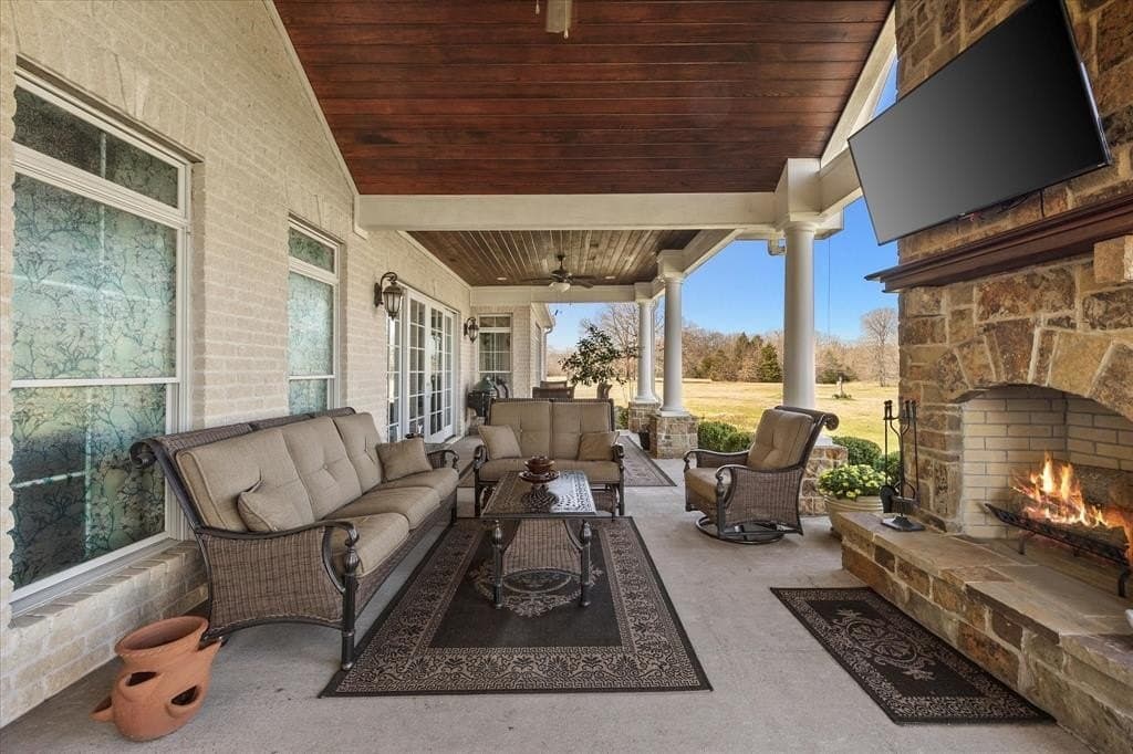 101.72 acres in Hunt County - photo 32