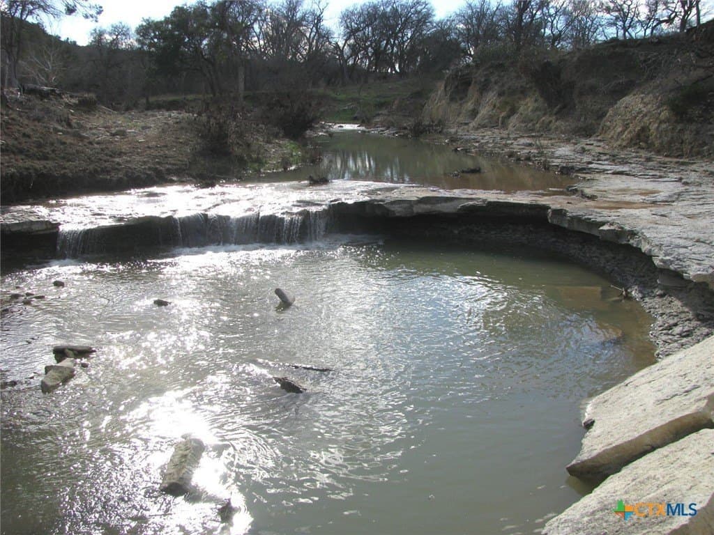 5.01 acres in Coryell County - photo 2