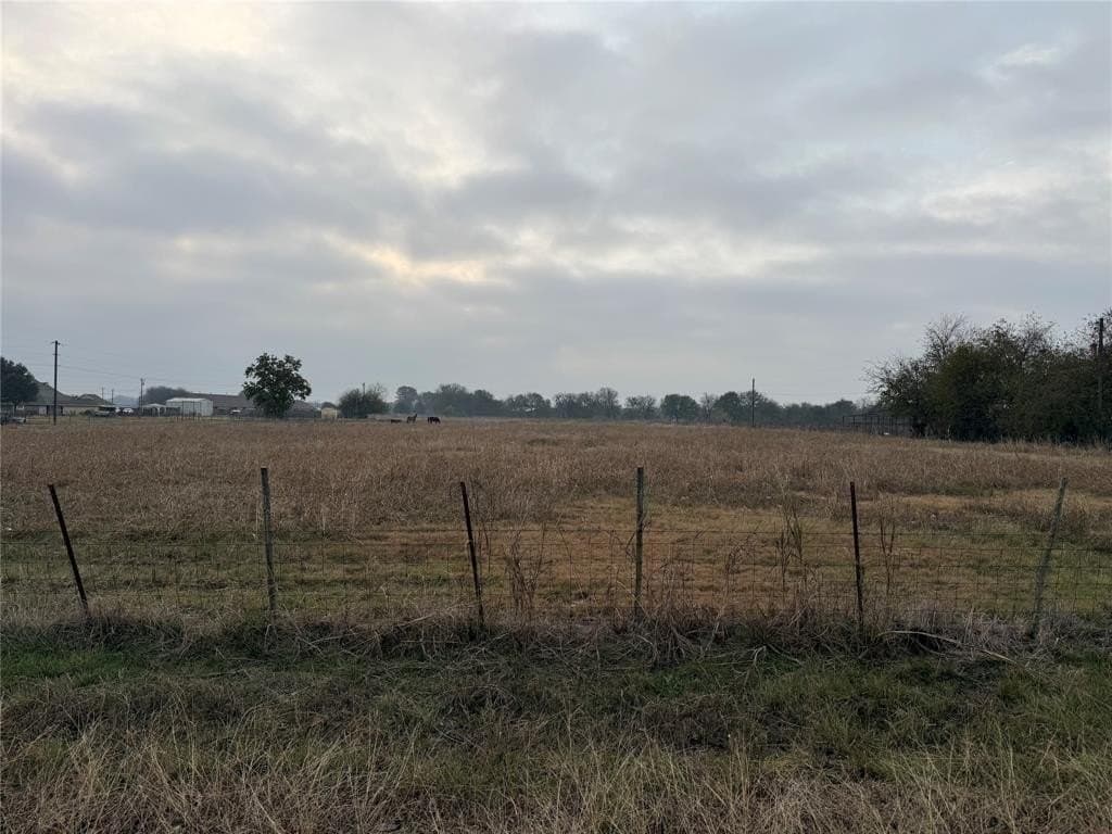 4.87 acres in Ellis County - photo 3