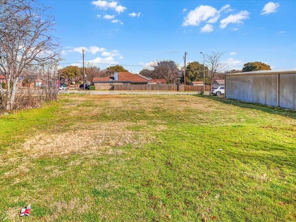 0.33 acres in Tarrant County - photo 9