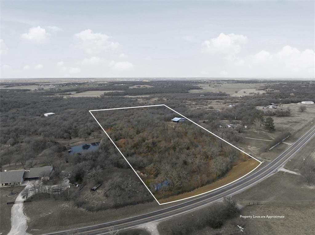 10 acres in McLennan County - photo 4