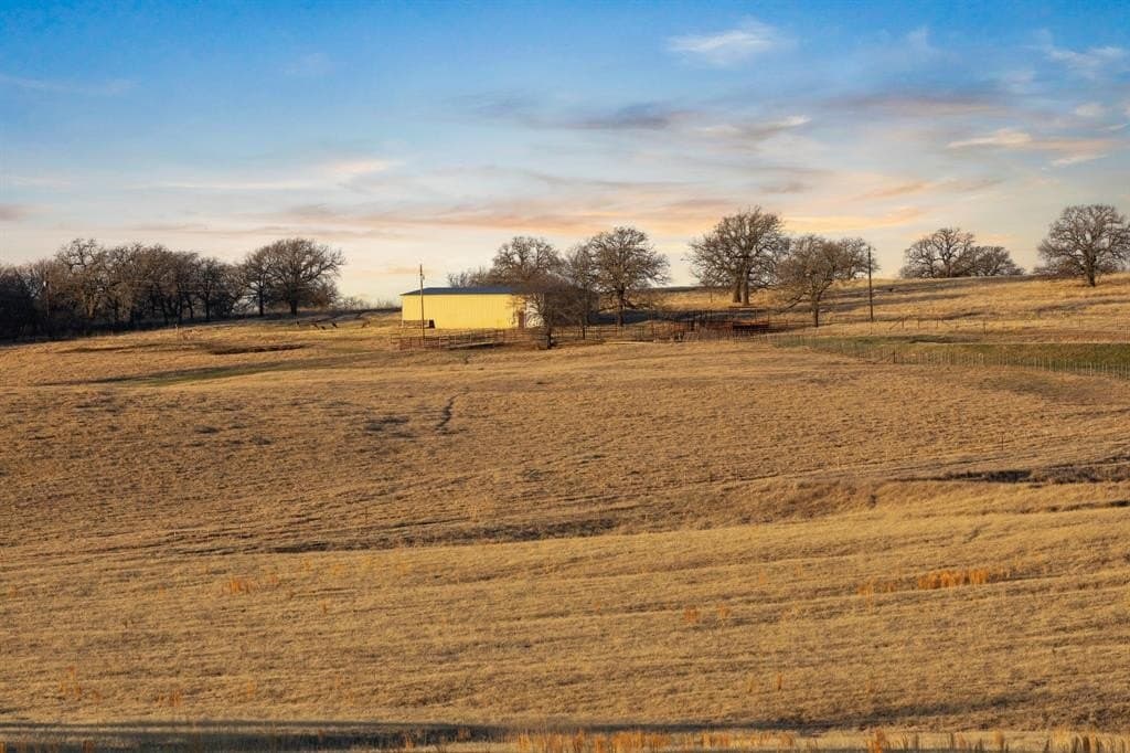 196.32 acres in Montague County - photo 2