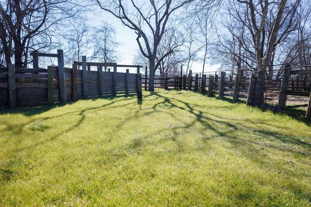 1,640 acres in Anderson County - photo 37