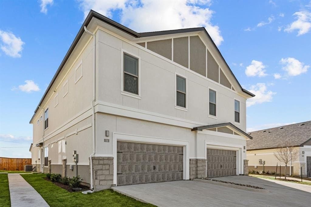 4780 N Luxe Lane