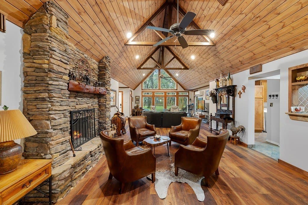 60 acres in Colorado County - photo 6