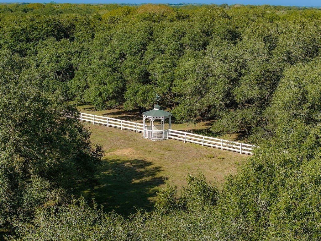 60 acres in Colorado County - photo 25
