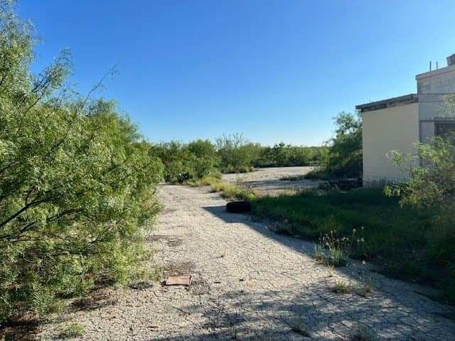 121,968 acres in Maverick County - photo 4