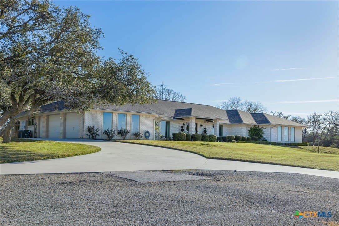 197 Live Oak Cemetery Road